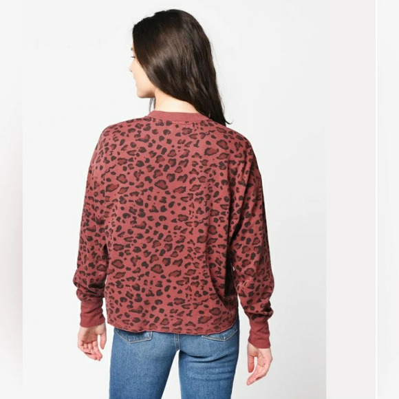 SunDry Leopard Print Drapey Crewneck Sweatshirt Women’s 2 - Picture 4 of 8